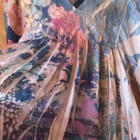 Lace floral screen print blouse - Picture 2 of 6